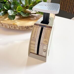Vintage Made in the USA Pelouze Postage Mail Scale